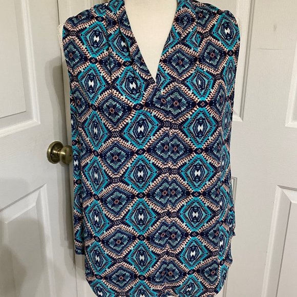 S The Limited Top with V Neckline and Pleated at the Shoulder - Picture 1 of 8